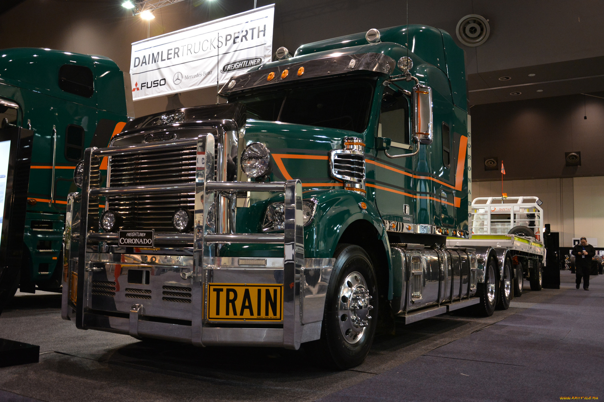 Freightliner LLC грузовик